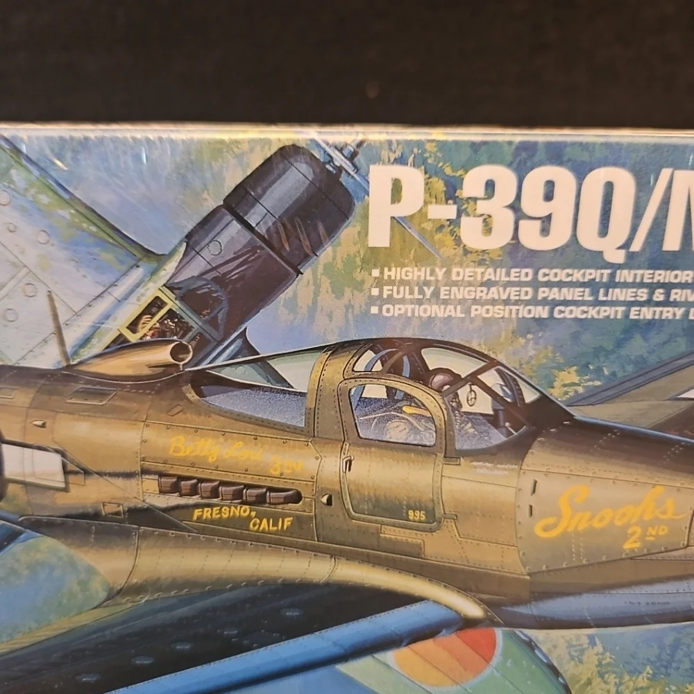 Academy P-39Q/N Airacobra Model‎ Kit